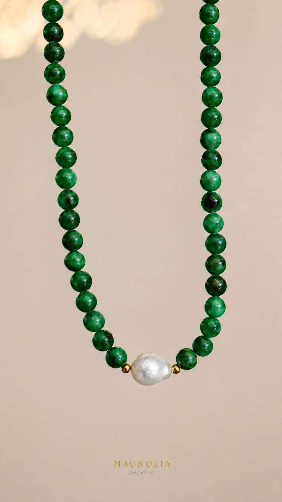 Collar jade verde con perla