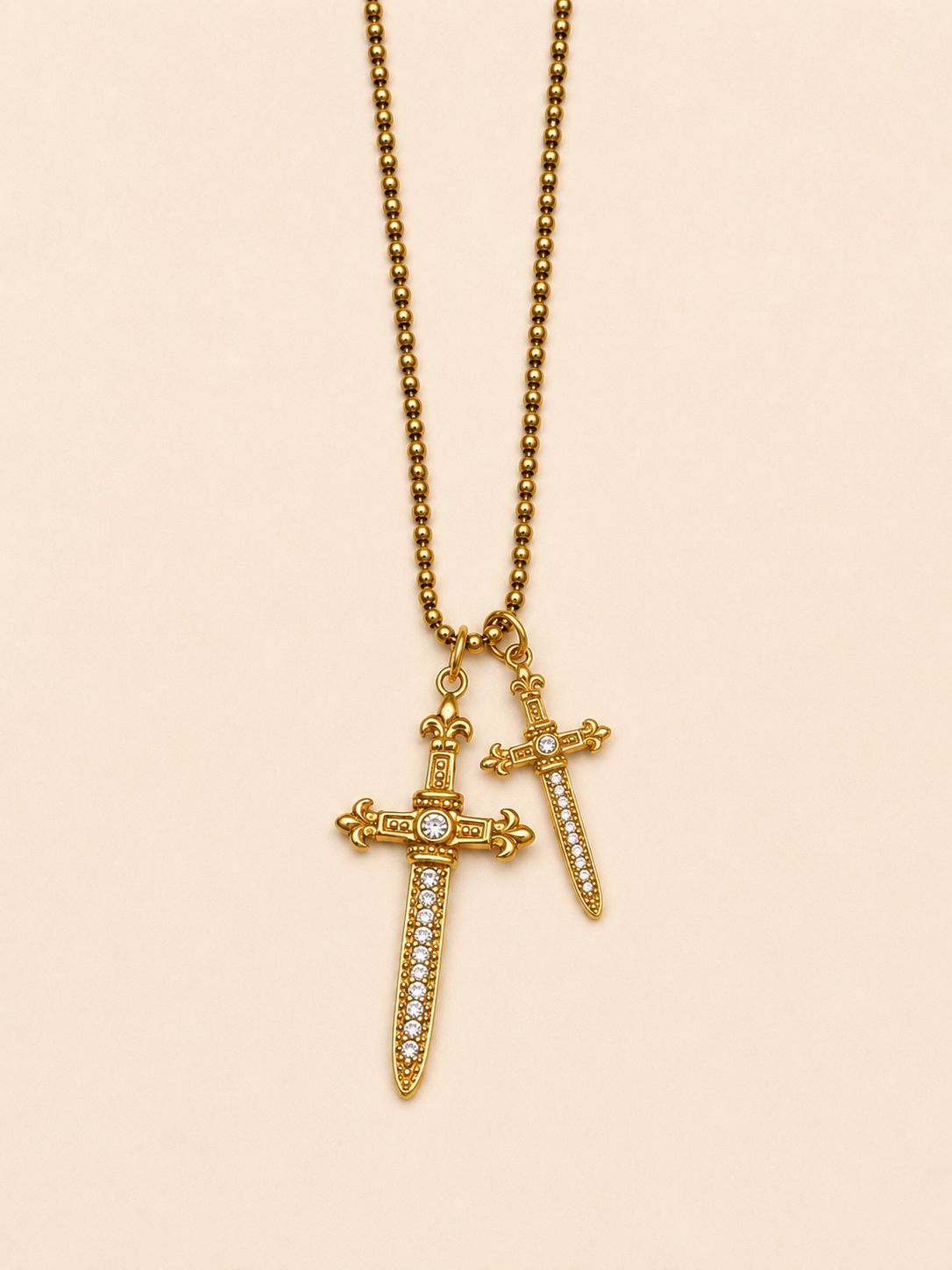 Dos espadas necklace