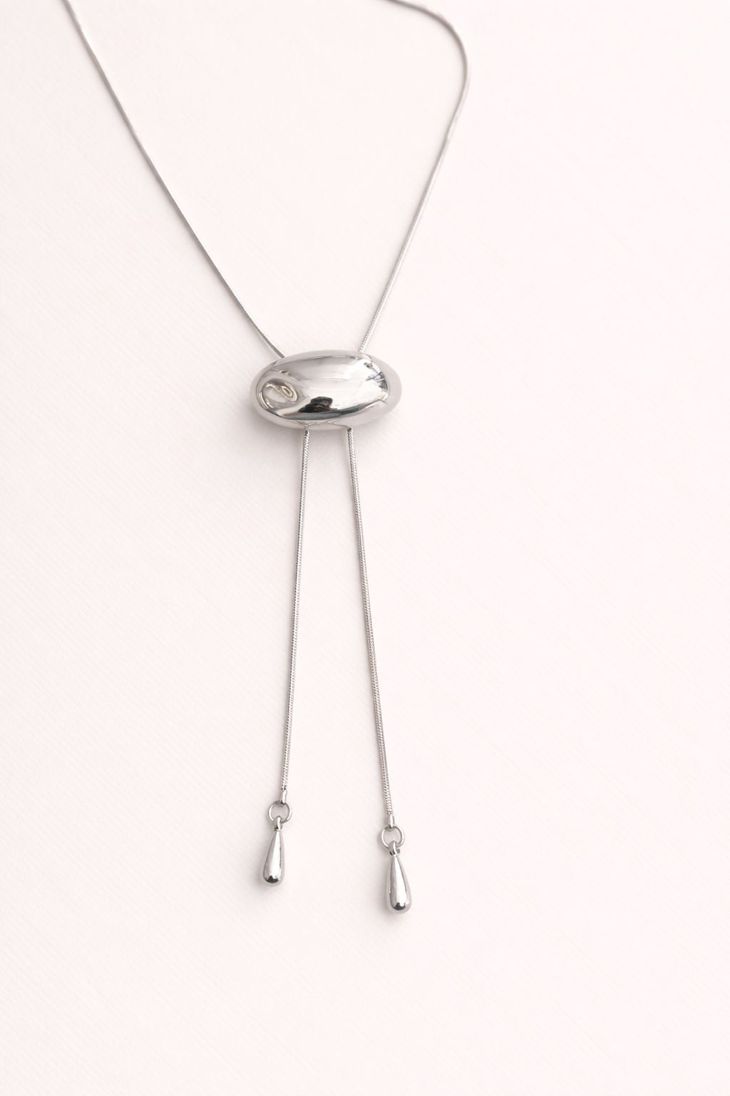 Oval corbatin